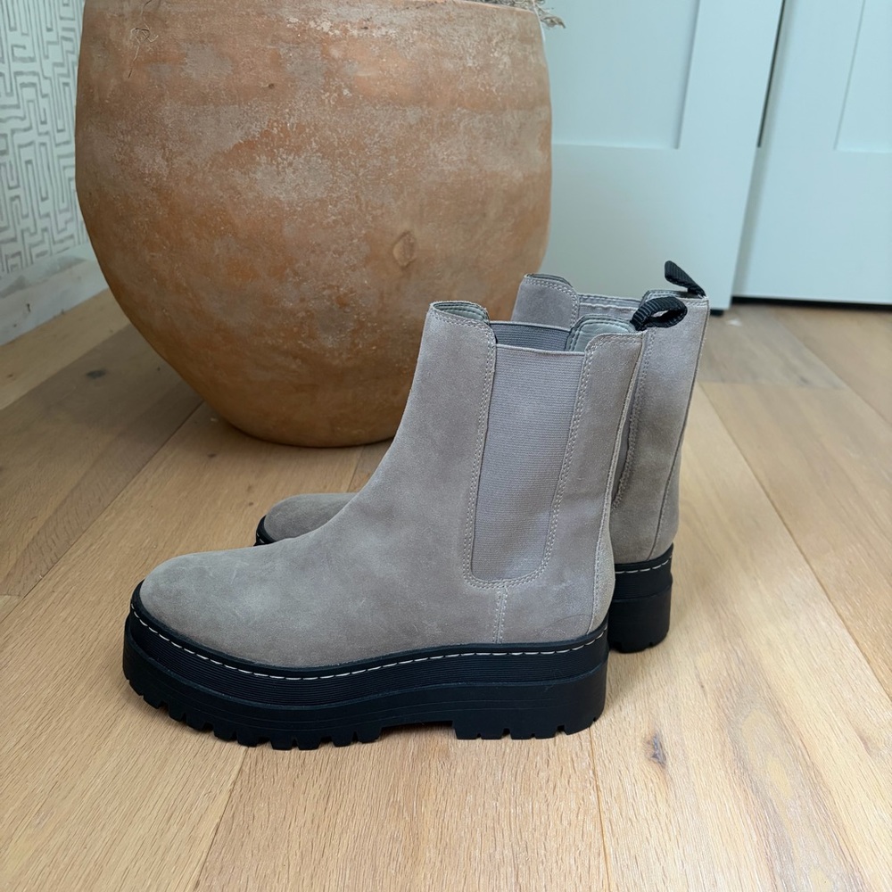 Marc Fisher Grey Ankle platform Boots with Black Soles sz 9